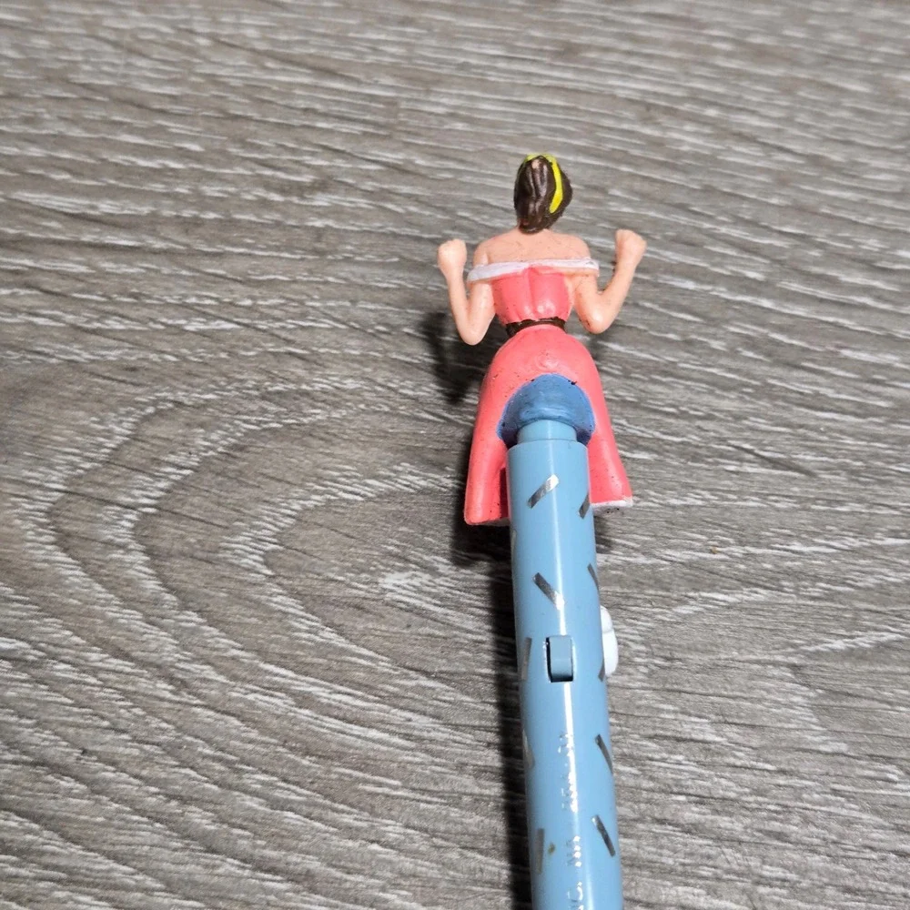 Unbranded plastic figure